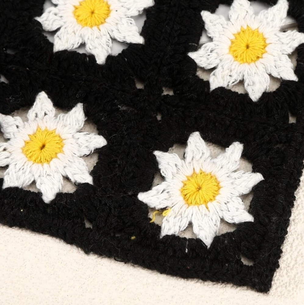 Crochet Bandana Headscarf Daisy Flowers - Picture 5 of 9